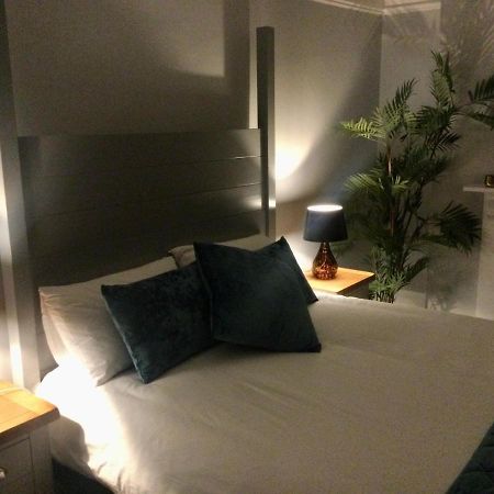 Stylish Flat In Yeovil Somerset エクステリア 写真